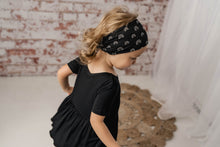Load image into Gallery viewer, 🇨🇦 Reversible Opening Ready Set Romper® Twirl in Jet Black