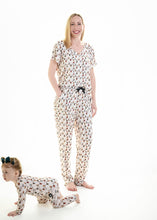 Load image into Gallery viewer, 🇨🇦 Women’s Loungewear Top in Holiday Lights
