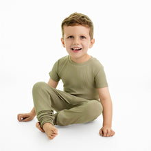 Load image into Gallery viewer, 🇨🇦 2 pc Loungewear Set in Ribbed Pistachio
