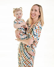 Load image into Gallery viewer, 🇨🇦 Women’s Deluxe Loungewear TOP in Checkered Spice

